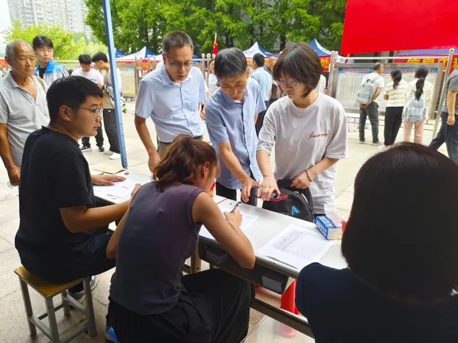谈球吧体育app下载