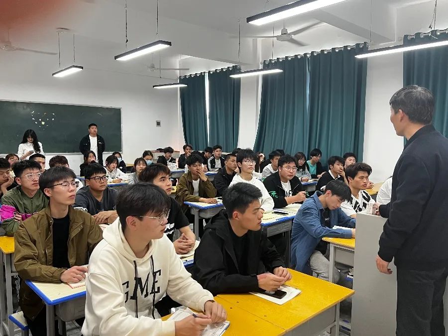 谈球吧体育app下载