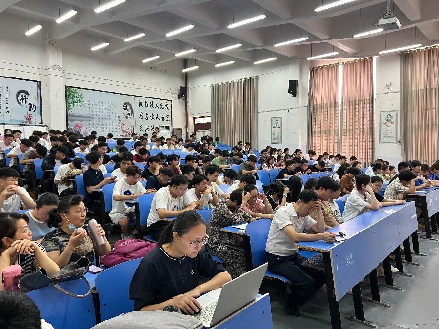谈球吧体育app下载
