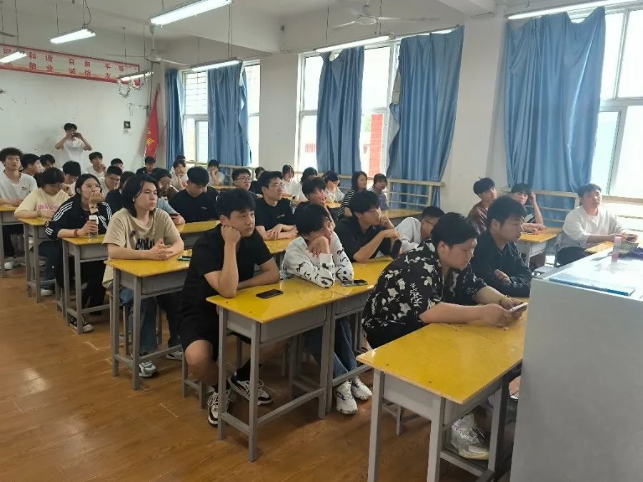 谈球吧体育app下载