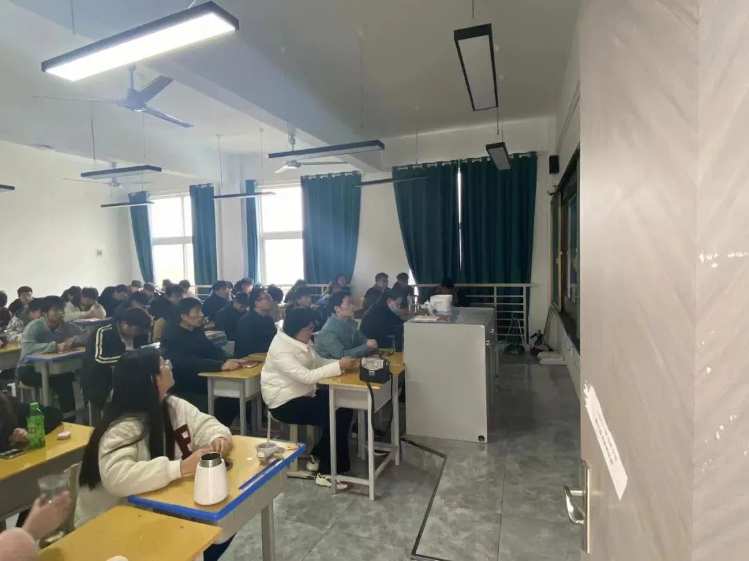 谈球吧体育app下载
