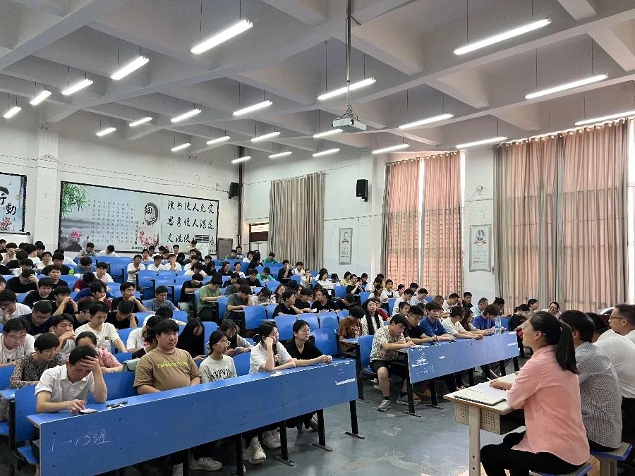 谈球吧体育app下载