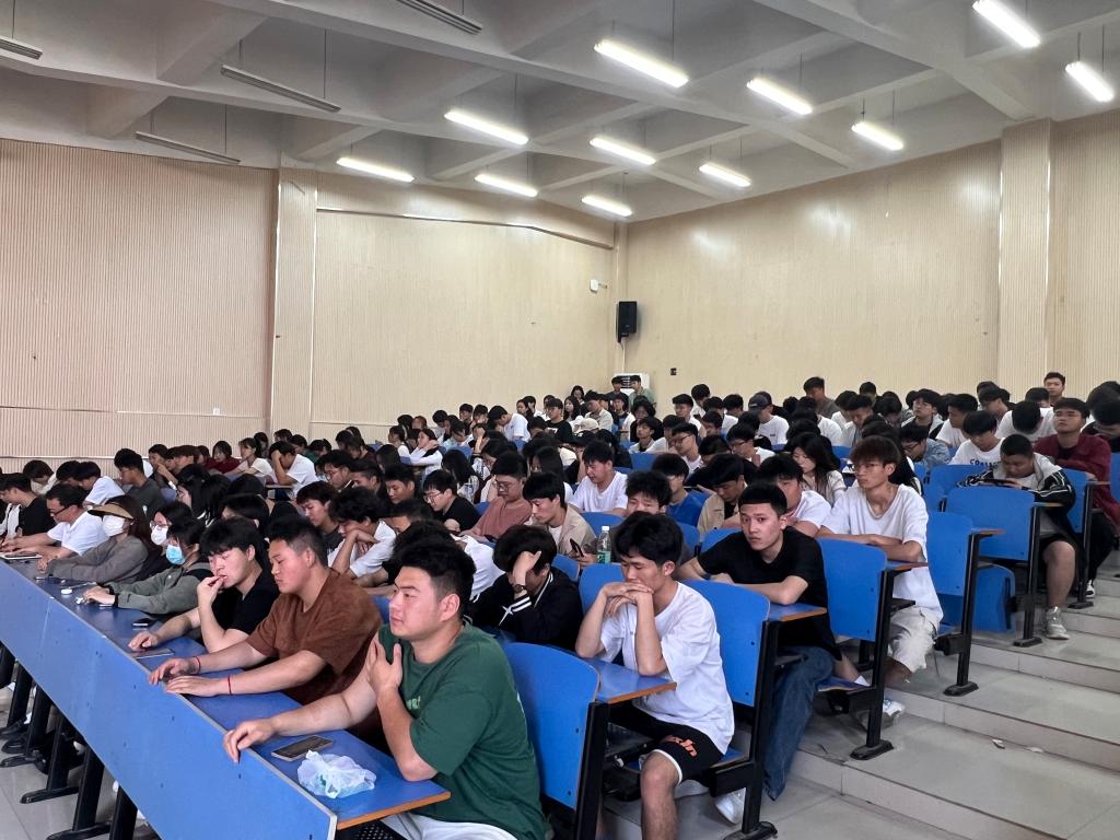 谈球吧体育app下载