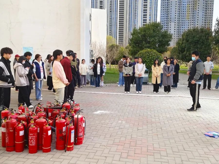 谈球吧体育app下载
