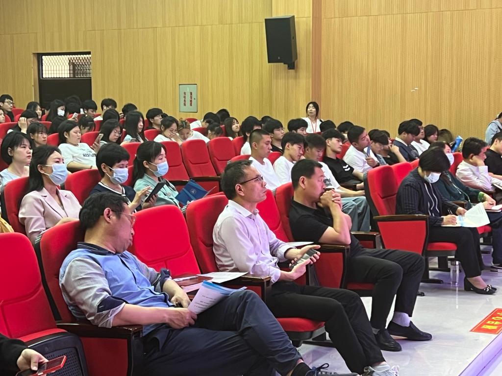 谈球吧体育app下载
