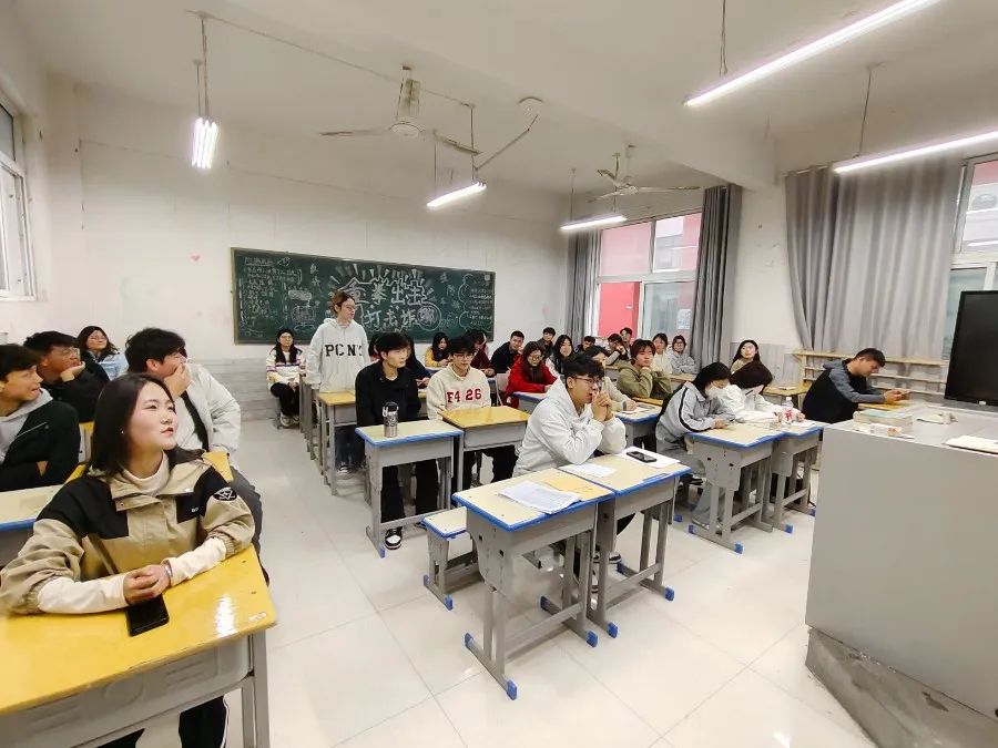 谈球吧体育app下载