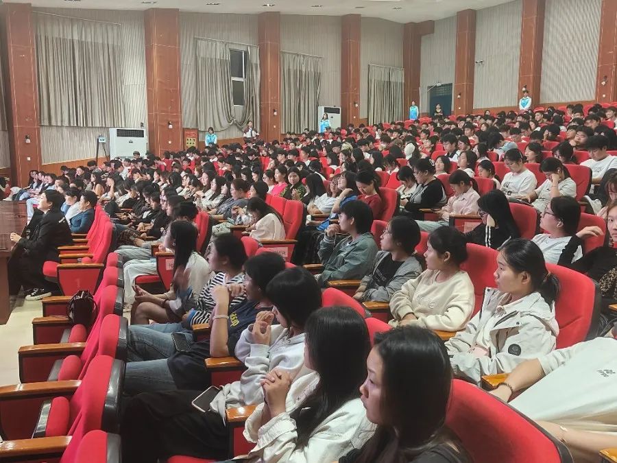 谈球吧体育app下载