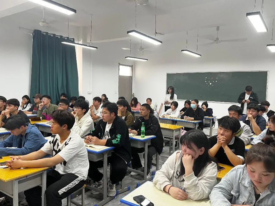 谈球吧体育app下载